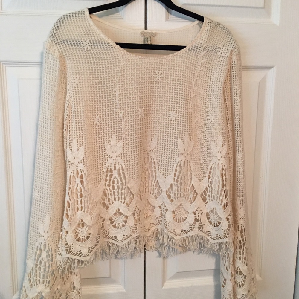 Gimmicks by Buckle Medium long sleeved lace top